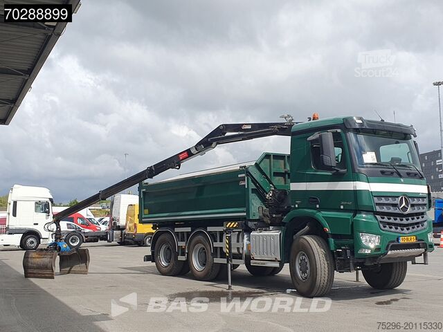 Camion-benne avec grue Mercedes Arocs 3342 Arocs 6X6 NL-Truck HMF 1643 Z-Crane ...