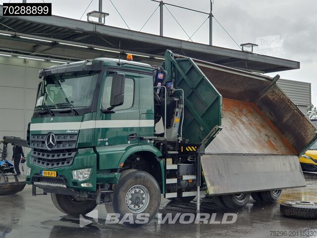 Camion-benne avec grue Mercedes Arocs 3342 Arocs 6X6 NL-Truck HMF 1643 Z-Crane ...