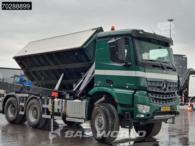 Camion-benne avec grue Mercedes Arocs 3342 Arocs 6X6 NL-Truck HMF 1643 Z-Crane ...