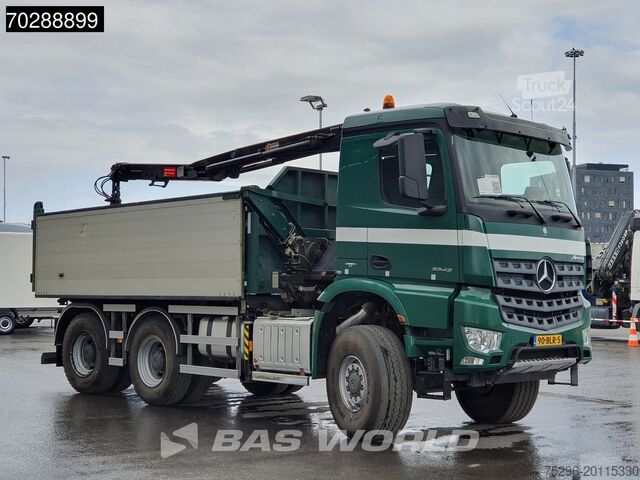 Camion-benne avec grue Mercedes Arocs 3342 Arocs 6X6 NL-Truck HMF 1643 Z-Crane ...