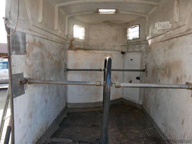 Remorcă pentru transport cai  Baos Vollpoly 2 Pferde mit SK