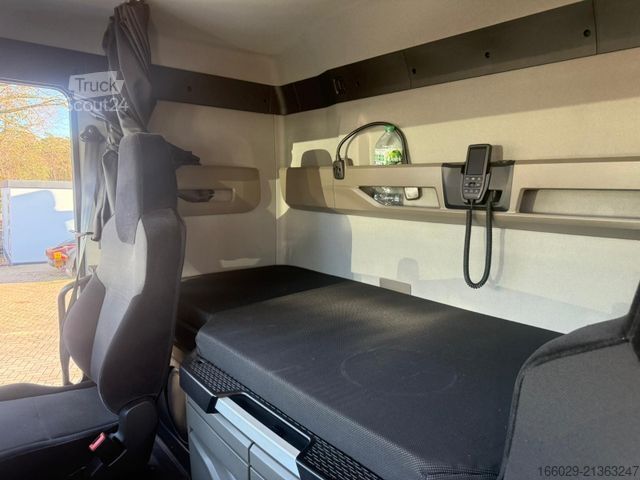 Ladbil med lad MAN TGX 26.440 6x2-4 LL Maschinen Transporter