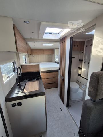 Полуинтегрированный автодом BÜRSTNER Signature SFT 7.4 180PS, 18, AHK, Markise