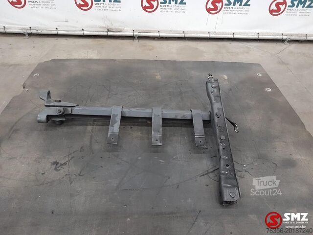 Część podwozia Scania Occ side skirt houder + spatbordhouder Scania