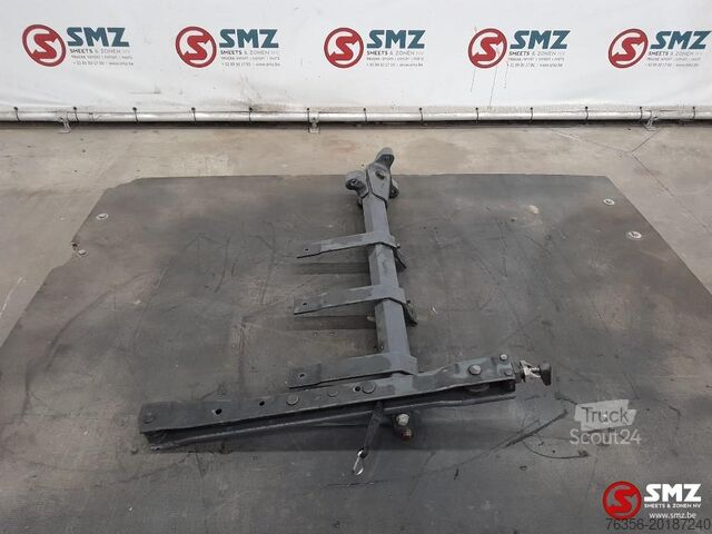 Šasijas daļa Scania Occ side skirt houder + spatbordhouder Scania