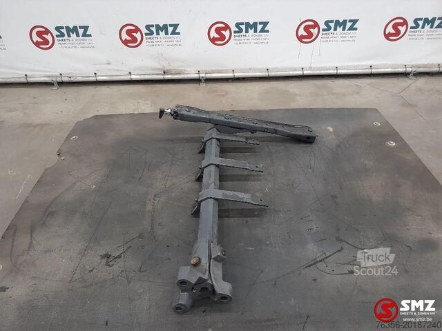 Šasijas daļa Scania Occ side skirt houder + spatbordhouder Scania