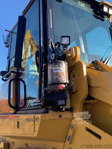 Pásový nakladač Caterpillar 963-12A