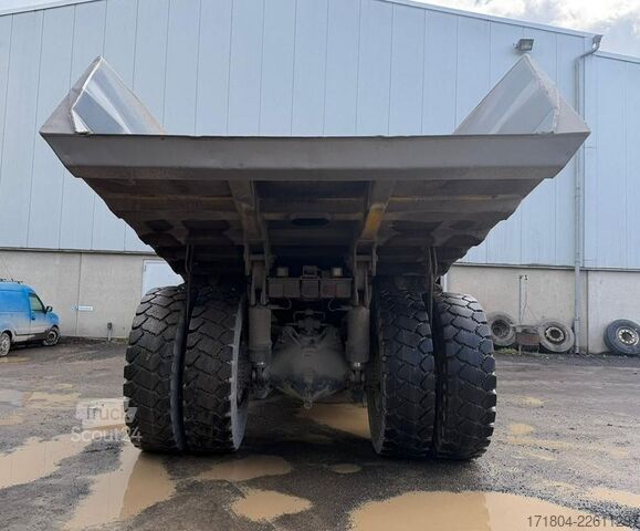 самосвал Komatsu HD325-7