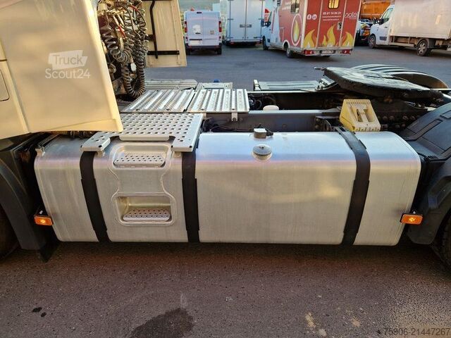 Tracteur routier standard Volvo FH