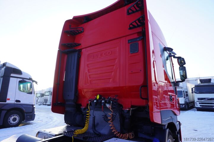 Traktora vienība Iveco Stralis 460 E6 tractor unit/ Sleeper cab