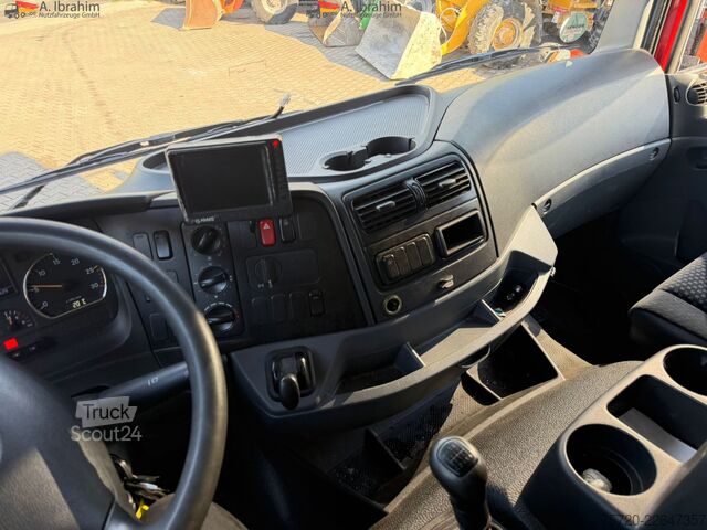 Tovorno vozilo s ravno platformo in ponjavo Mercedes-Benz Axor 1829L Staplerhalterung Schiebeplane Türen hinten