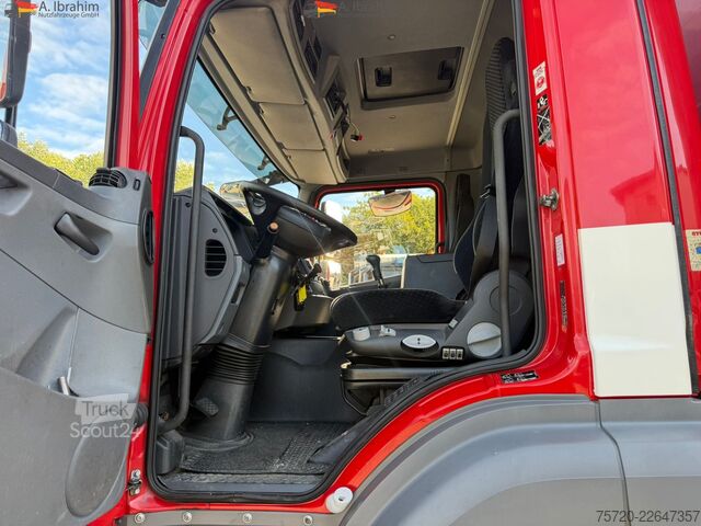 Tovorno vozilo s ravno platformo in ponjavo Mercedes-Benz Axor 1829L Staplerhalterung Schiebeplane Türen hinten