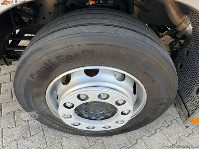 Tovorno vozilo s ravno platformo in ponjavo Mercedes-Benz Axor 1829L Staplerhalterung Schiebeplane Türen hinten