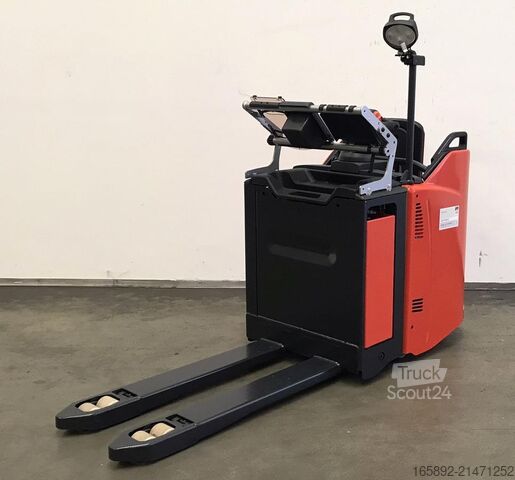 Transpalette électrique à conducteur porté debout Linde T 25 SP 131-08