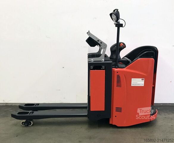 Transpalette électrique à conducteur porté debout Linde T 25 SP 131-08