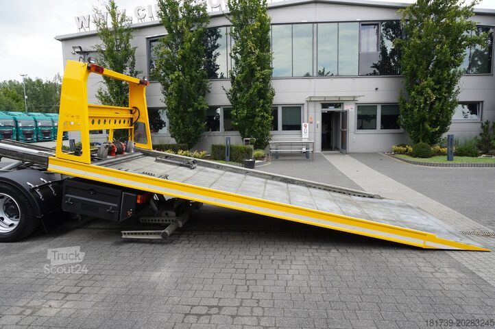 Abgesenkte Kranplattform Iveco Eurocargo 160-210 / 75,000 km! / OMARS l