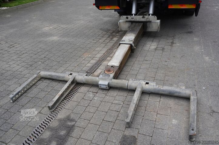 Abgesenkte Kranplattform Iveco Eurocargo 160-210 / 75,000 km! / OMARS l