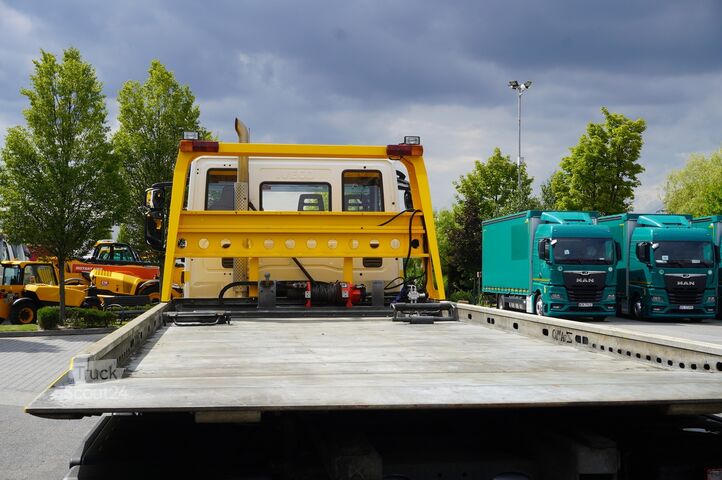 Abgesenkte Kranplattform Iveco Eurocargo 160-210 / 75,000 km! / OMARS l