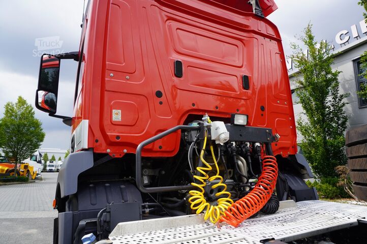 Vontatóegység Mercedes-Benz Actros 1833 tractor unit / 260 tho. km