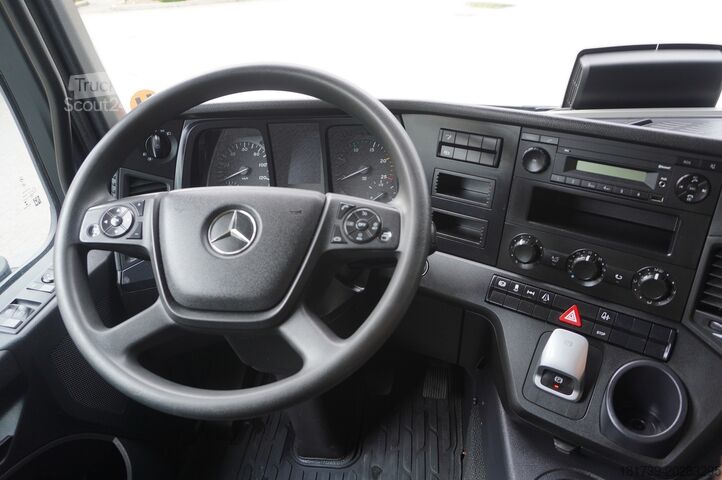Vontatóegység Mercedes-Benz Actros 1833 tractor unit / 260 tho. km