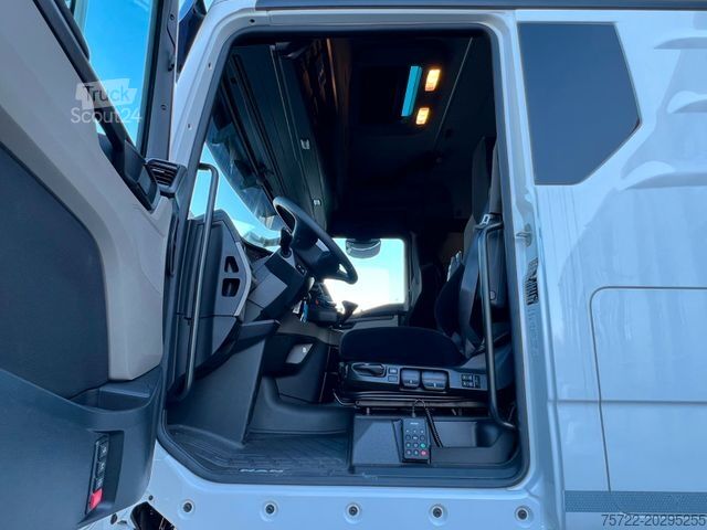 Kamion sa ravnom platformom MAN TGX 26.470 BL 6x2-4 Pritsche mit FassiF235 Kran