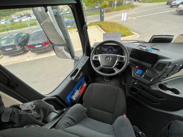 Ciężarówka z płaską platformą MERCEDES-BENZ ACTROS 2548/6X2/KRAN PALFINGER/FASSI AUF LAGER!!