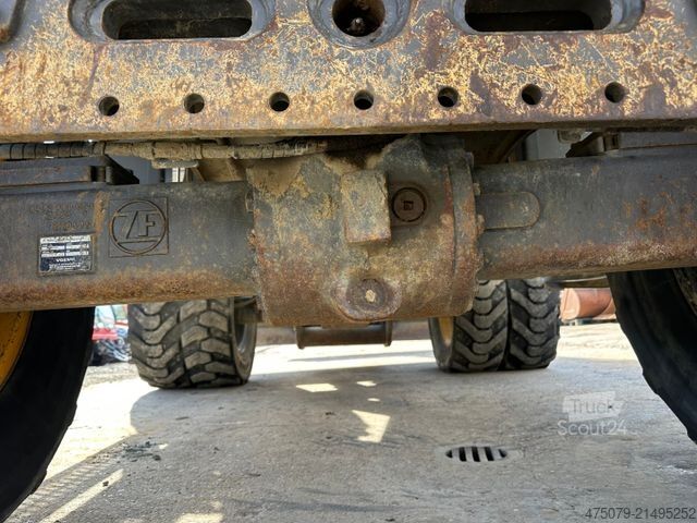 Koparka kołowa VOLVO EW 180 E