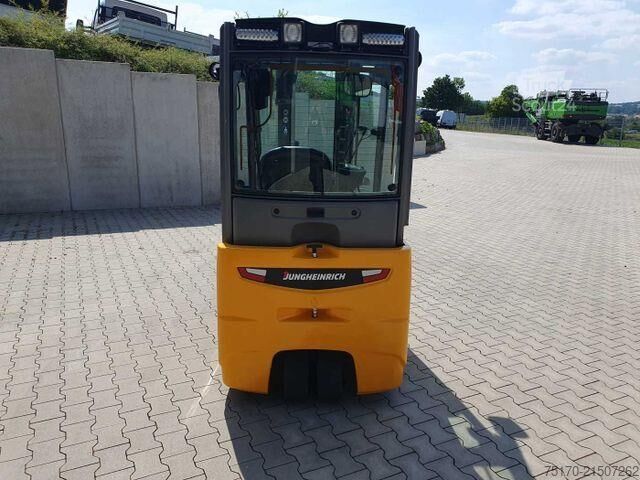 Gaffeltruck Jungheinrich EFG 215 / Triplex: 4.25m! / SS / nur 2.184h!