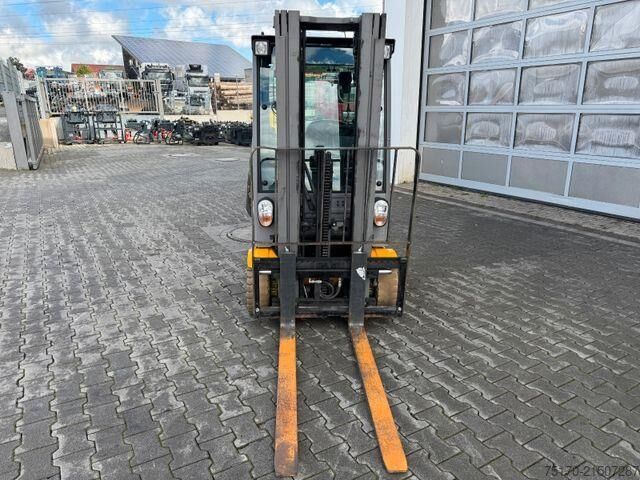 Gaffeltruck Jungheinrich EFG 215 / Triplex: 4.25m! / SS / nur 3.092h!