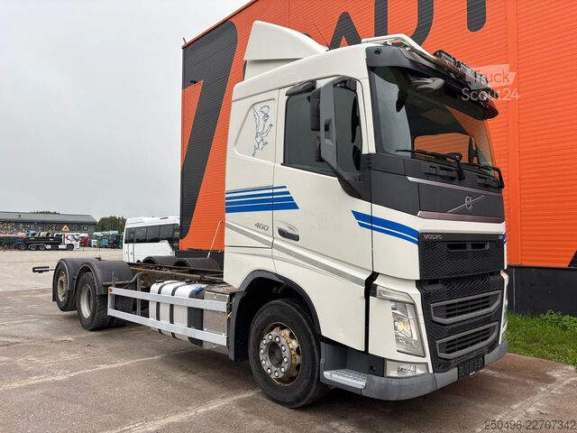 Alustan ohjaamo Volvo FH 460 6x2*4 CHASSIS L=7739 mm