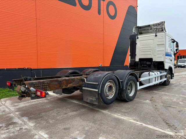 Alustan ohjaamo Volvo FH 460 6x2*4 CHASSIS L=7739 mm