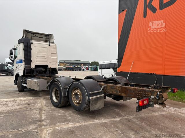 Alustan ohjaamo Volvo FH 460 6x2*4 CHASSIS L=7739 mm