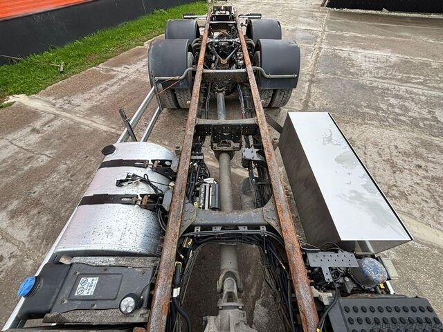 Alustan ohjaamo Volvo FH 460 6x2*4 CHASSIS L=7739 mm