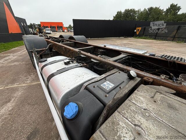 Alustan ohjaamo Volvo FH 460 6x2*4 CHASSIS L=7739 mm