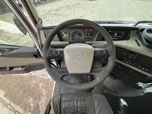 Alustan ohjaamo Volvo FH 460 6x2*4 CHASSIS L=7739 mm