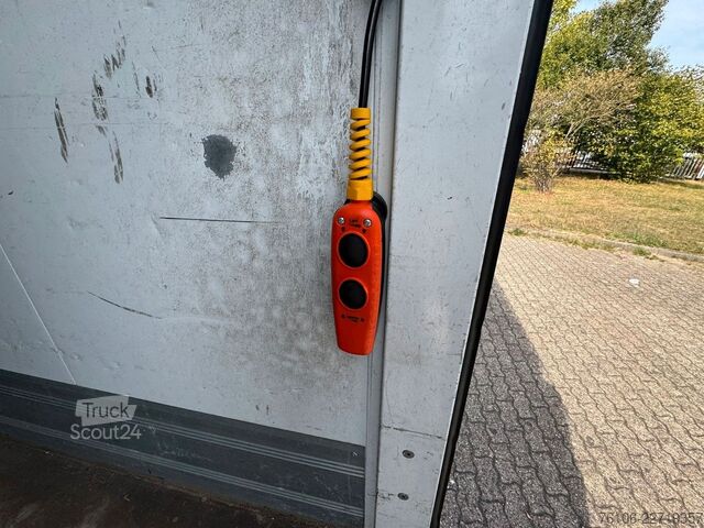 Фургон-бокс IVECO Daily 70C18 Hi-Matic Koffer mit Ladebordwand