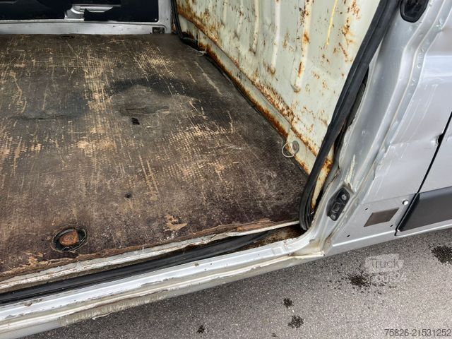 Komercijalno vozilo sa visokim krovom CITROEN Jumper 35 L2H2*1.Hand*Kamera*2*Schiebetür*AHK*