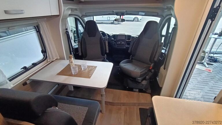 Camping-car semi-intégré CARADO V 337