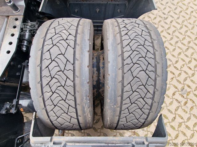 Ciągnik siodłowy typu volume MAN TGX 18.500 4X2 LLS-U /Retarder/Xenon/Ledersitze