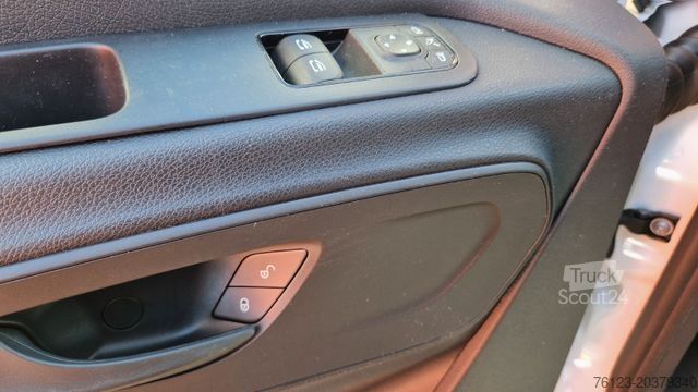 Microbuz MERCEDES-BENZ Sprinter 311 Flexi Boden Rolli Doppel AC