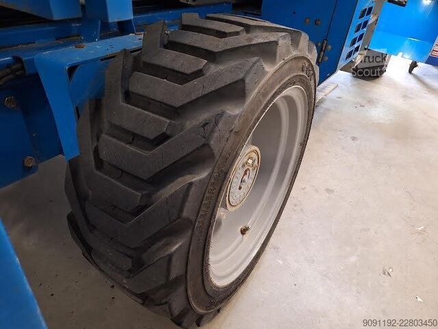 Nožnicový výťah Genie GS-4390 RT