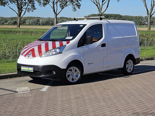 عربة ستيشن واغن ذات سقف مرتفع NISSAN E-NV200 ac aut wltp 200 kms