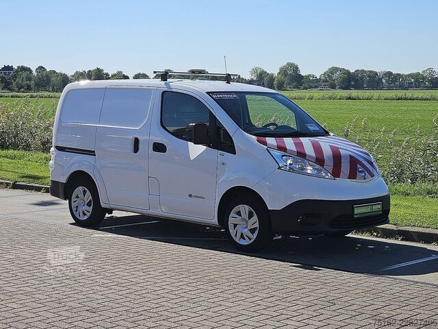 عربة ستيشن واغن ذات سقف مرتفع NISSAN E-NV200 ac aut wltp 200 kms
