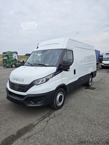 Furgon blaszak Iveco Daily 38s14e