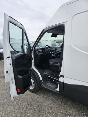 Furgon blaszak Iveco Daily 38s14e
