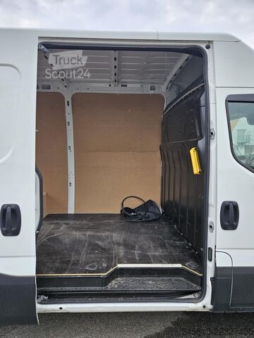 Furgon blaszak Iveco Daily 38s14e