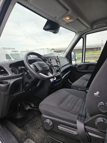 Furgon blaszak Iveco Daily 38s14e