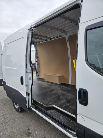 Furgon blaszak Iveco Daily 38s14e