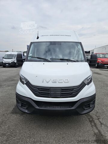 Furgon blaszak Iveco Daily 38s14e
