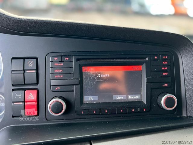 Ciężarówka z płaską platformą MAN TGS 26.400 EU6 HLK Kran